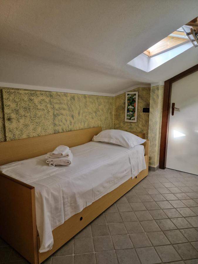 Casa Vittoria Sirmione Punta Gro Con Piscina 아파트 외부 사진