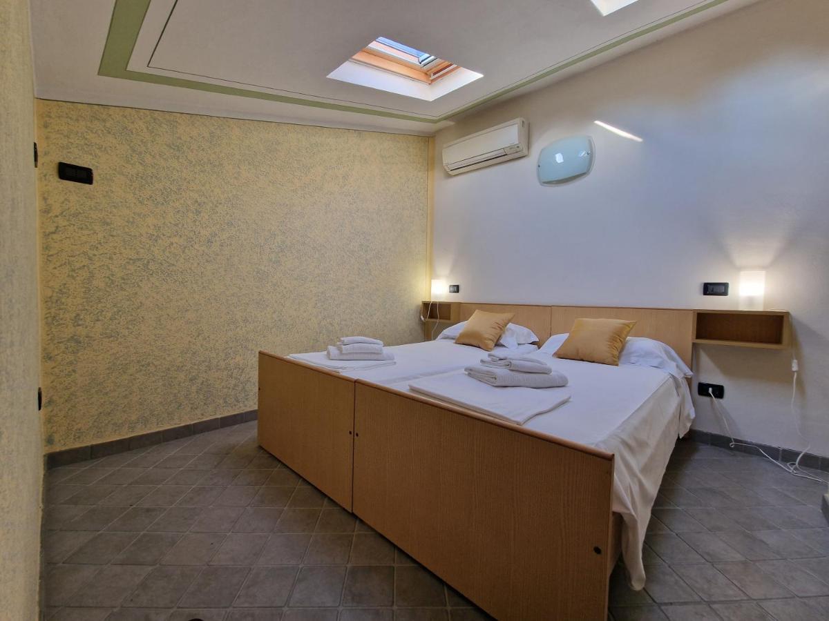 Casa Vittoria Sirmione Punta Gro Con Piscina 아파트 외부 사진