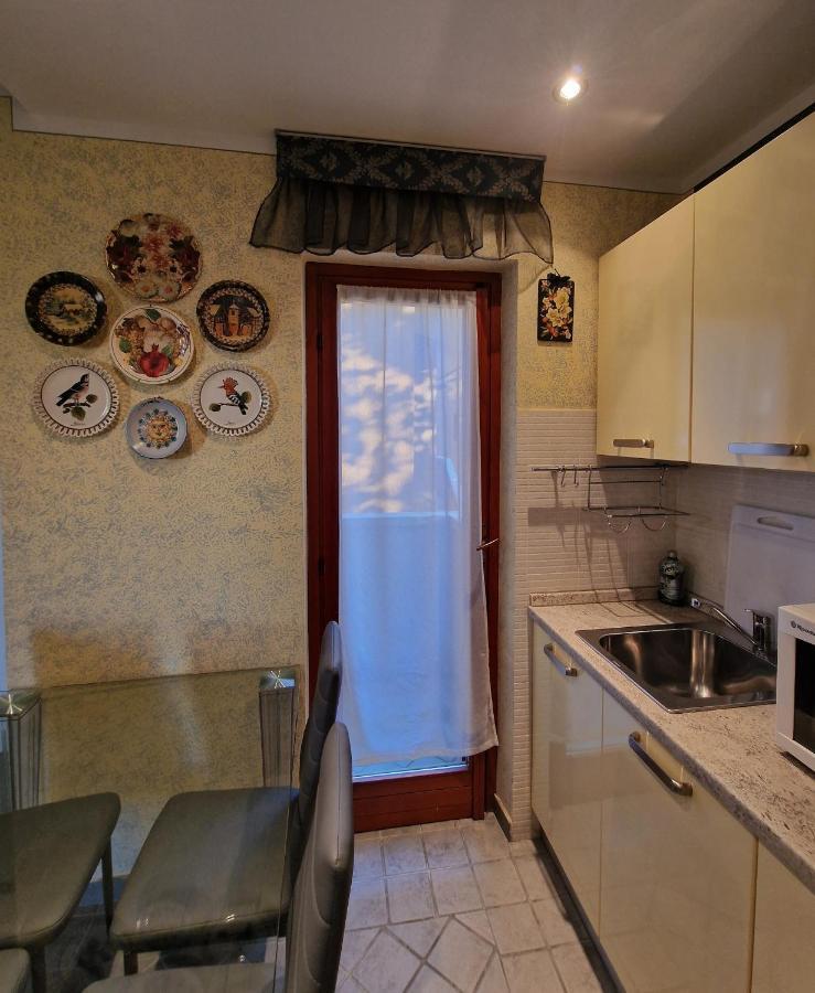 Casa Vittoria Sirmione Punta Gro Con Piscina 아파트 외부 사진